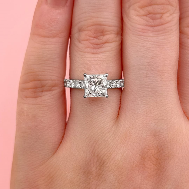 Slender fingers ring